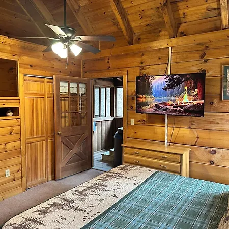 Er57 - Bear Haven - Great Location! Close To All The Action! Cabin-2